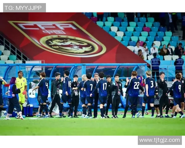 赛后分析：上海足球队与成都足球队的团队协作表现及其影响因素探讨