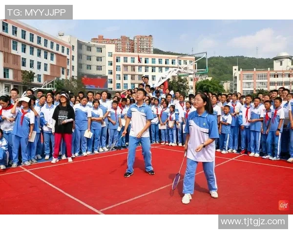 李丽独家分享足球心得与技巧助你提升球技的必读指南 李丽独家分享足球心得与技巧助你提升球技的必读指南