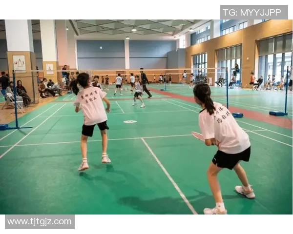 杭州羽毛球队比赛经验分享聚焦羽毛球运动的成长与挑战 杭州羽毛球队比赛经验分享聚焦羽毛球运动的成长与挑战
