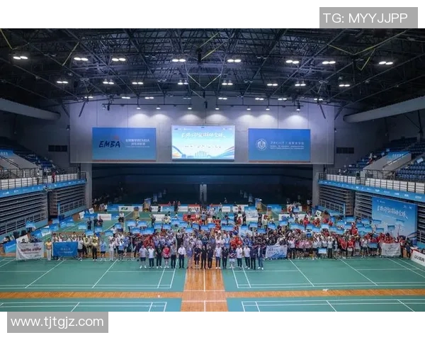 羽毛球的战术博弈:探秘成都羽毛球队的竞技策略与团队协作